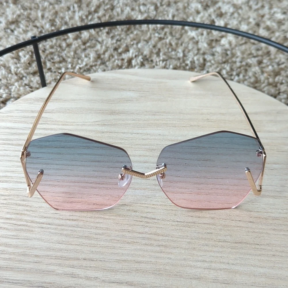 Festival sunglasses - Picture 2 of 3